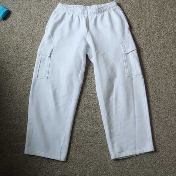 Aritzia TNA CozyFleece MegaFit Cargo Sweatpants - Picture 2 of 5